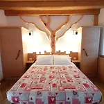 Affittacamere Ai Larici 3*
